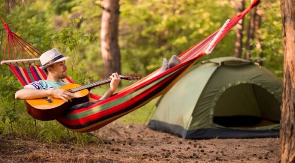 how-to-camp-in-a-hammock-untamed-space