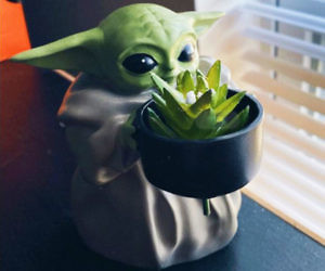 Baby Yoda Flower Pot
