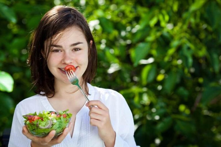 How Many Calories Should 14 Year Old Eat? StylesDaddy